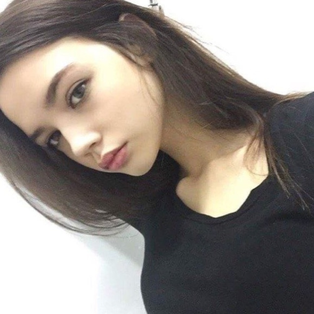 Meet your Posher, Holly